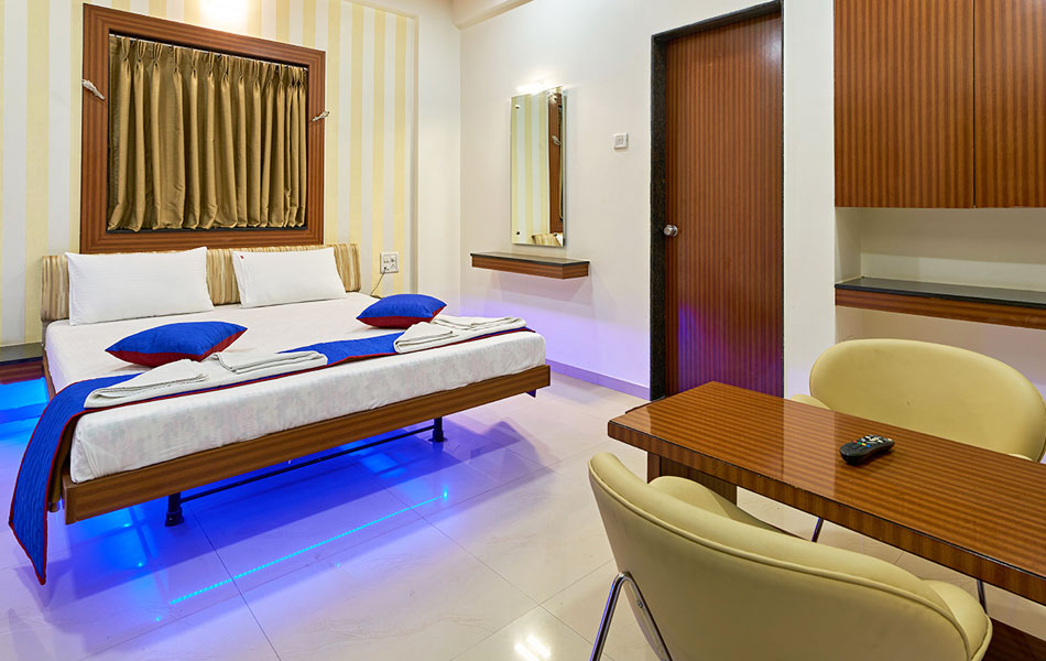 Superior Non AC Room - Hotel Ganeshratna